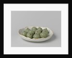 Dish with scalloped edge and twelve figs imposed by Arie Blankers