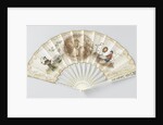 Folding fan with double sheet of paper on which a round, cut stipple engraving depicting a seated woman surrounded by lovers on both sides with a chinoiserie figure with silk clothes by Anonymous