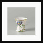 Cup, part of a set, painted with violins by C.W.J. 't Hart