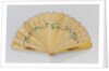 Brisé fan of wood, partially painted with flowers and fully varnished by Gijs Bosch Reitz