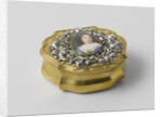 Snuffbox with a breast ornament with a portrait of Queen Mary, Henri La Pierre by Anonymous