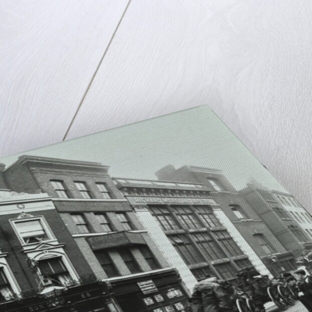 Carts outside the Sundial public house, Goswell Road, London, 1900 by Unknown