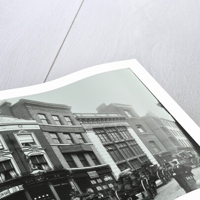 Carts outside the Sundial public house, Goswell Road, London, 1900 by Unknown