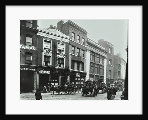 Carts outside the Sundial public house, Goswell Road, London, 1900 by Unknown