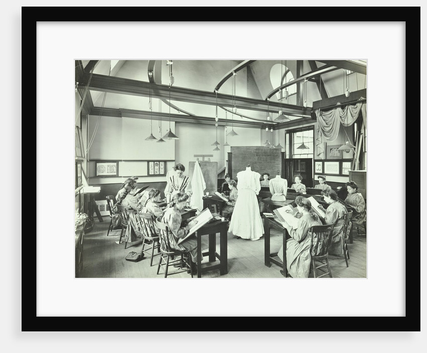Ready made clothing class, Shoreditch Technical Institute, London, 1907 by Unknown