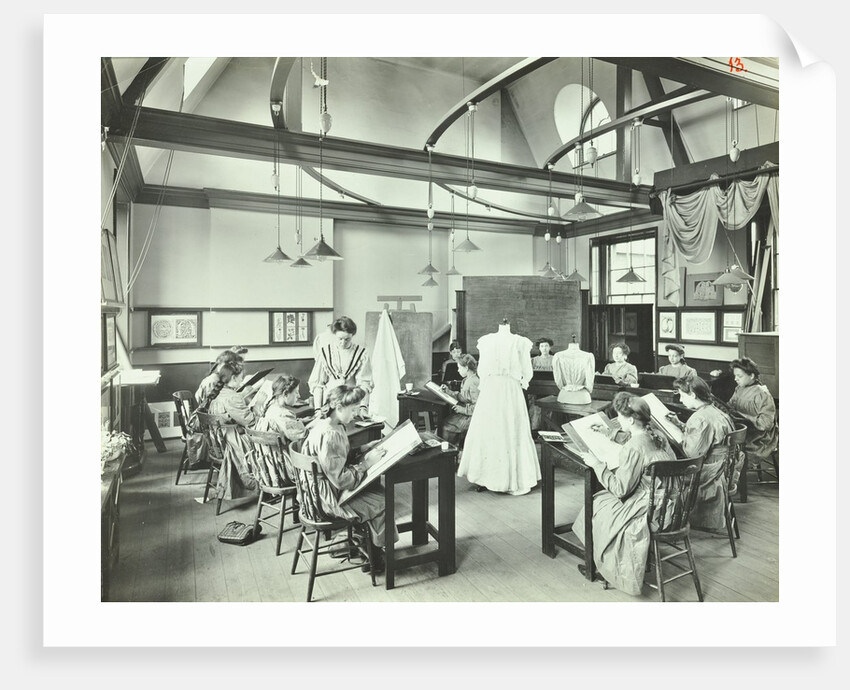 Ready made clothing class, Shoreditch Technical Institute, London, 1907 by Unknown