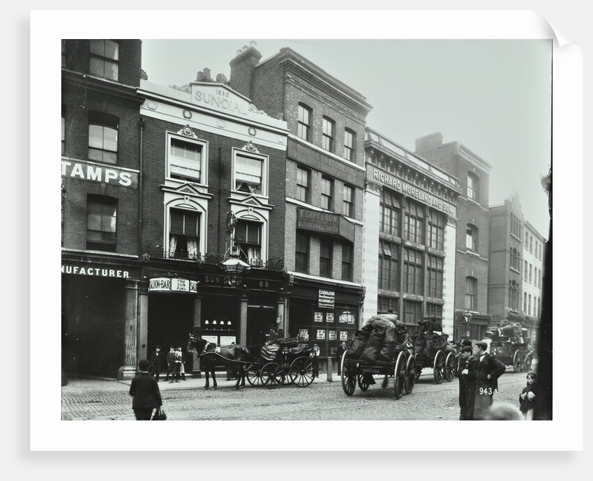 Carts outside the Sundial public house, Goswell Road, London, 1900 by Unknown