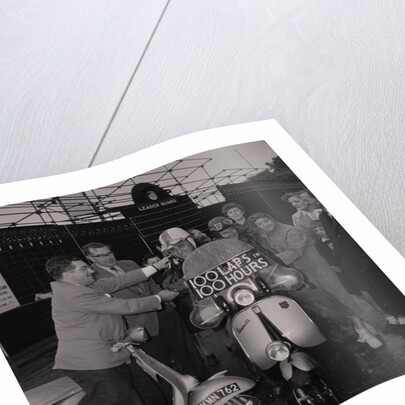 Vespa 100 laps, TT course by Manx Press Pictures