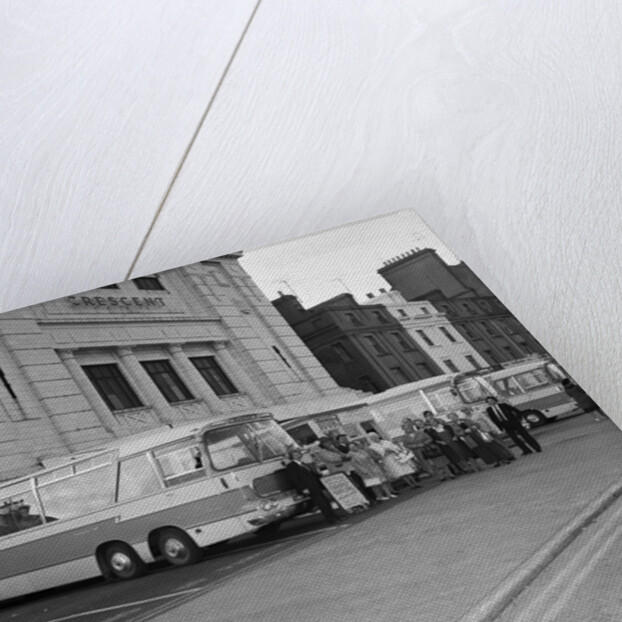 Coach party, Crescent Cinema, Douglas by Manx Press Pictures