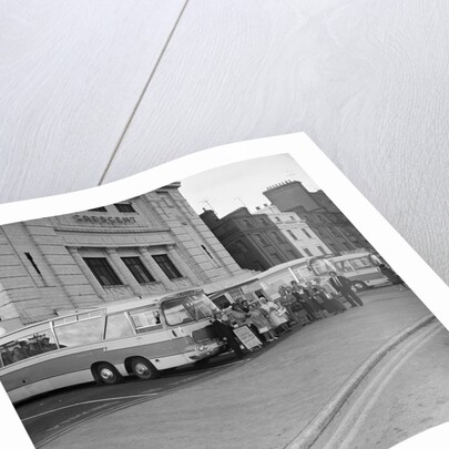 Coach party, Crescent Cinema, Douglas by Manx Press Pictures