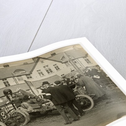 Ramsey pits, 1908 Tourist Trophy motorcar race by Anonymous