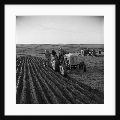 Cronk-y-Voddy ploughing by Manx Press Pictures