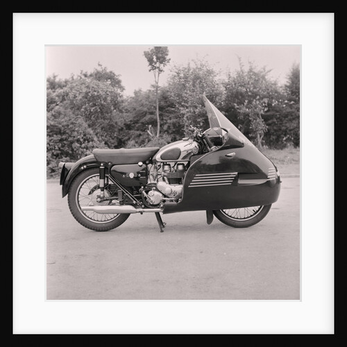 Streamlined motorcycle by Manx Press Pictures
