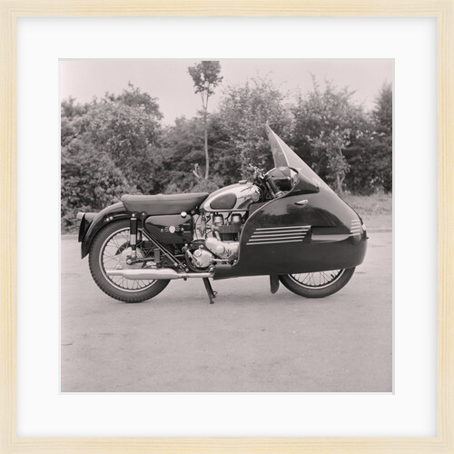 Streamlined motorcycle by Manx Press Pictures