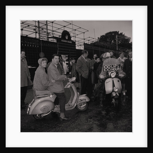Vespa 100 laps, TT course by Manx Press Pictures