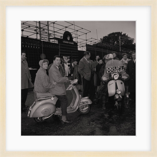 Vespa 100 laps, TT course by Manx Press Pictures