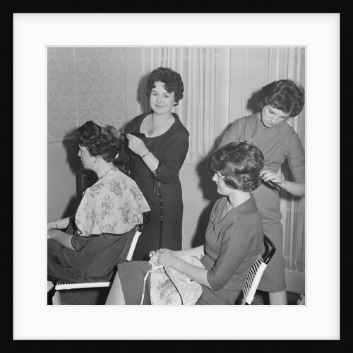 Hairdressing demonstration, Fort Anne by Manx Press Pictures