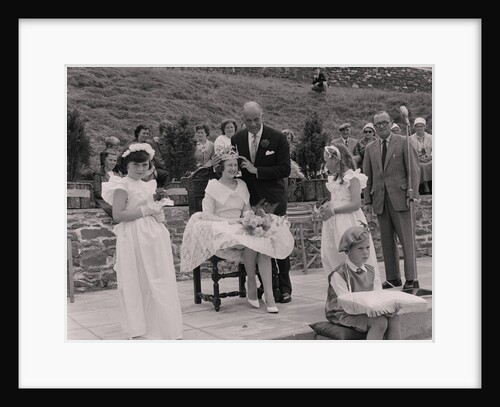 Peel Pageant Queen and Vic Oliver by Manx Press Pictures