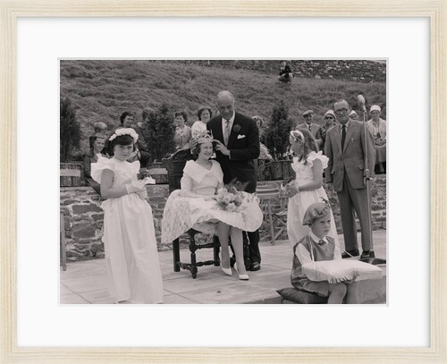 Peel Pageant Queen and Vic Oliver by Manx Press Pictures