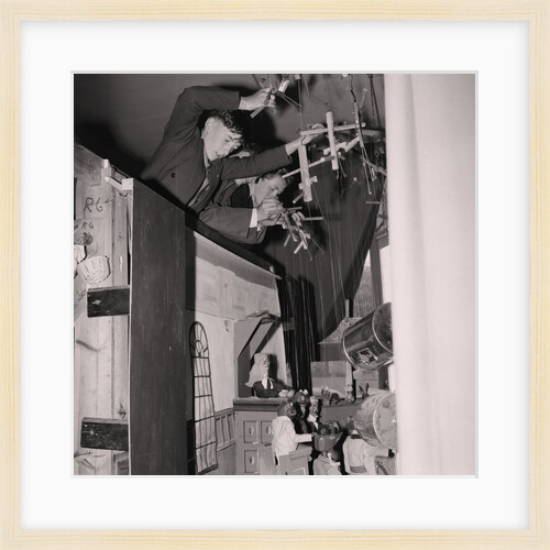 Nianette puppet show by Manx Press Pictures