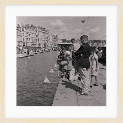 Bank holiday holidaymakers, Douglas by Manx Press Pictures
