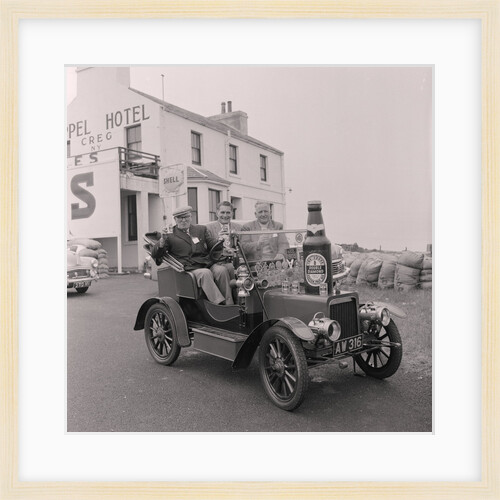 Veteran cars at Creg hotel by Manx Press Pictures