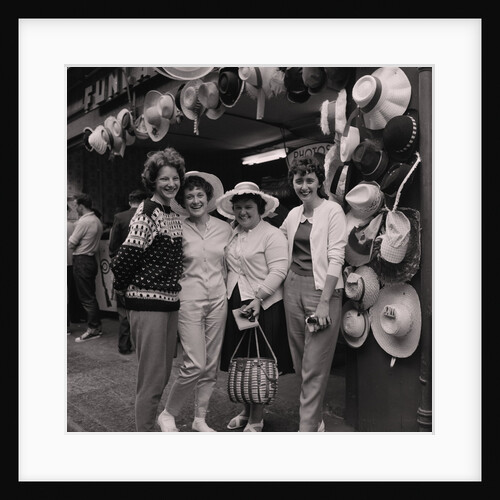 Holidaymakers by Manx Press Pictures