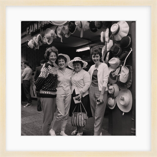 Holidaymakers by Manx Press Pictures