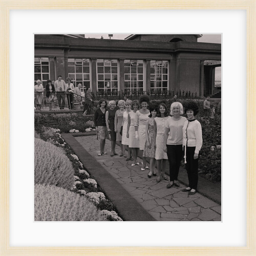 Douglas Carnival Queen finalists by Manx Press Pictures