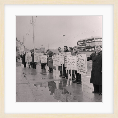 Seamen's strike picket at the Palace by Manx Press Pictures