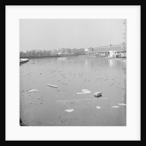 Onchan Boating Lake frozen by Manx Press Pictures