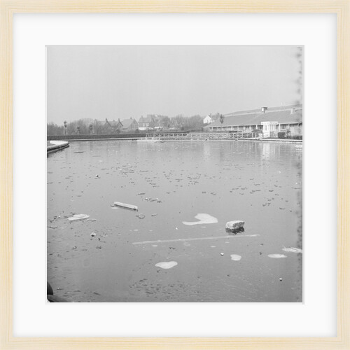 Onchan Boating Lake frozen by Manx Press Pictures