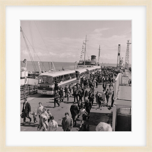 Buses at Douglas Pier by Manx Press Pictures