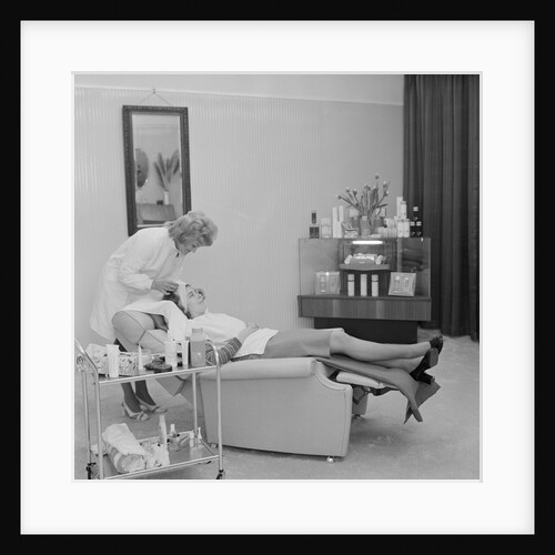 Beautician, Duke Street, Douglas by Manx Press Pictures