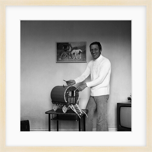 Model Caravan, Cordeman by Unknown