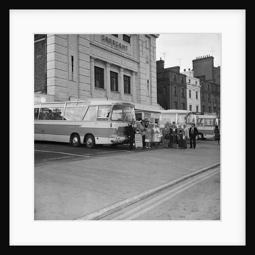 Coach party, Crescent Cinema, Douglas by Manx Press Pictures