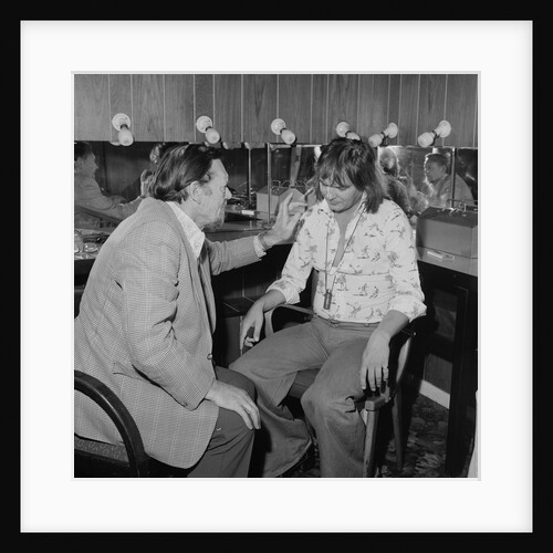 Karma hypnotising Grumble Weed by Manx Press Pictures