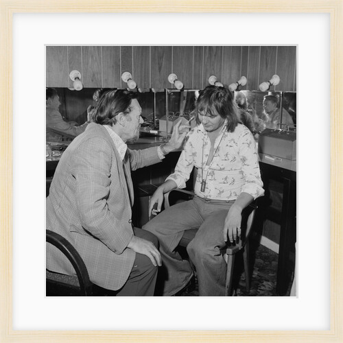 Karma hypnotising Grumble Weed by Manx Press Pictures