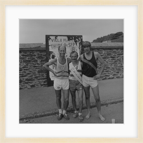 TT Course Walking Race by Manx Press Pictures