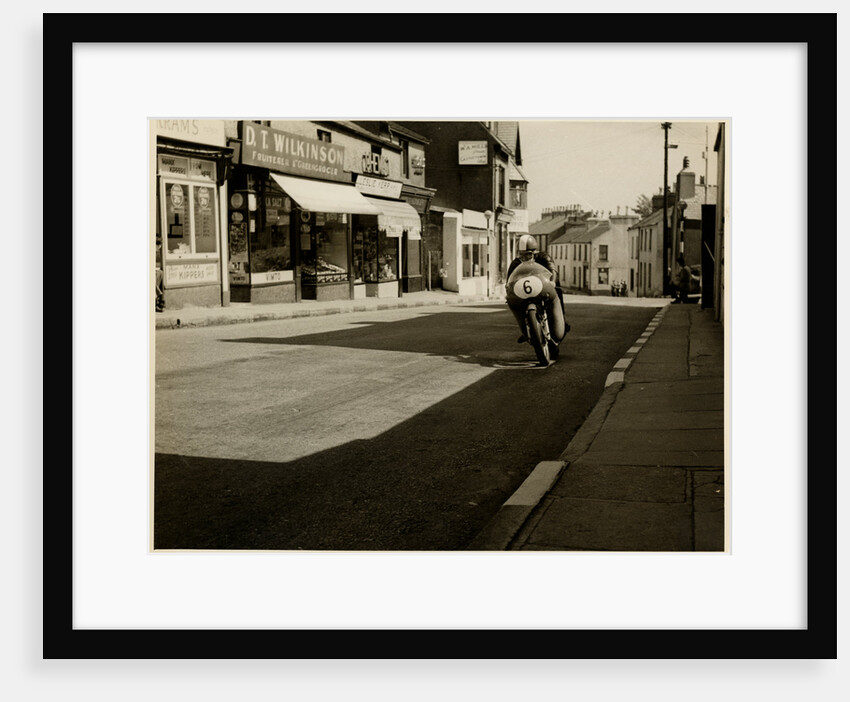 Tarquino Provini aboard MV Agusta (number 6), 1958 250 TT (Tourist Trophy) by T.M. Badger