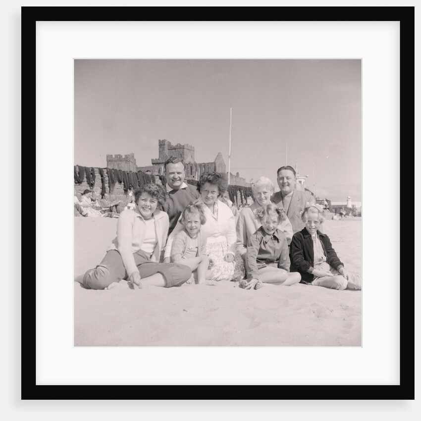 Peel holidaymakers with Frank Roberts by Manx Press Pictures