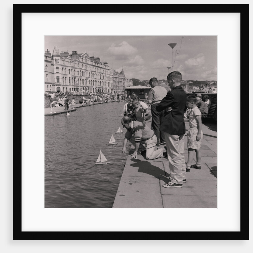 Bank holiday holidaymakers, Douglas by Manx Press Pictures