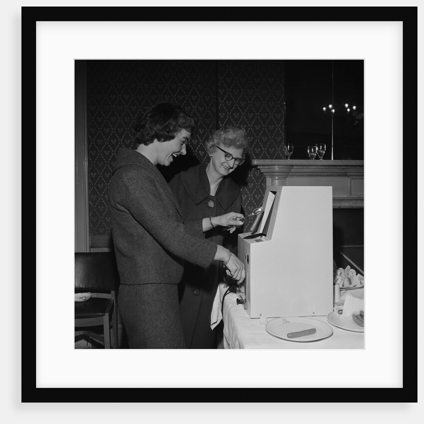 Hot dog machine by Manx Press Pictures