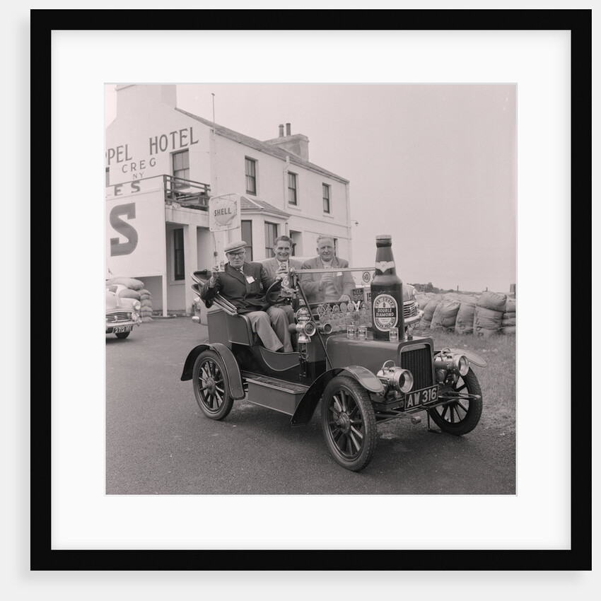 Veteran cars at Creg hotel by Manx Press Pictures