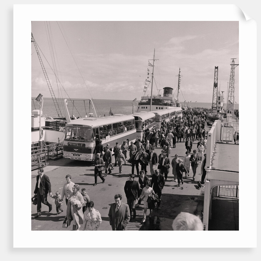 Buses at Douglas Pier by Manx Press Pictures