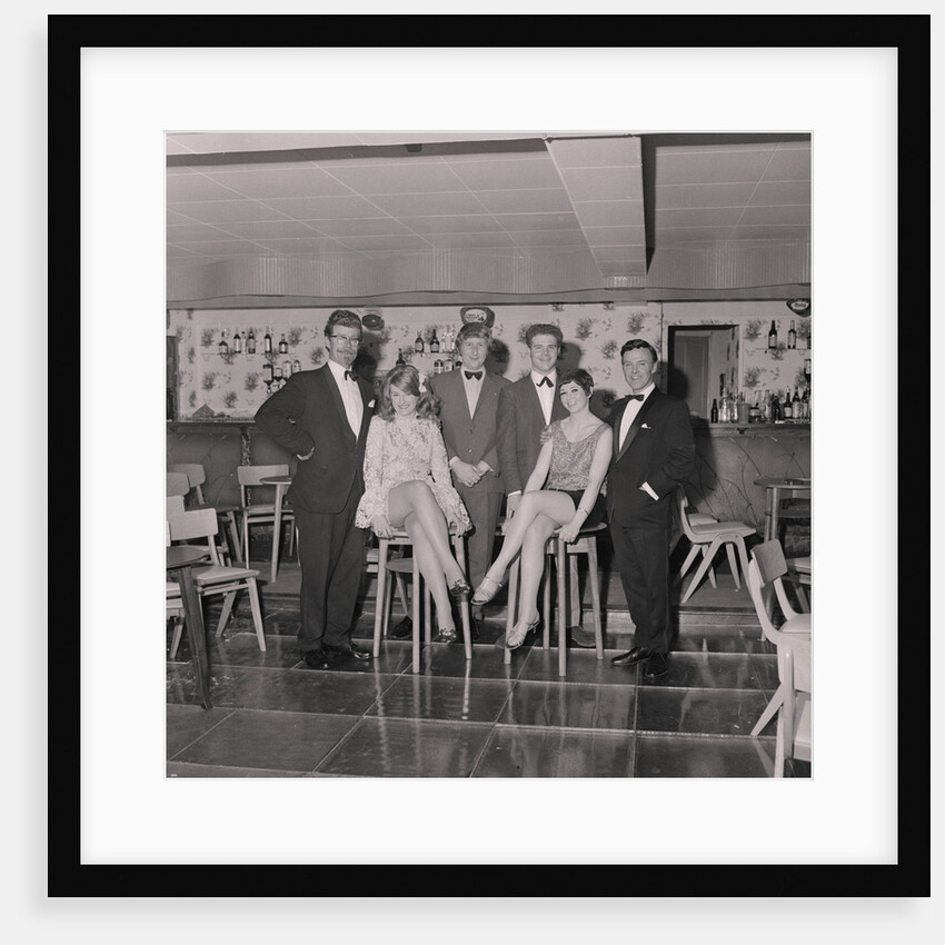 Cabaret entertainers, Beach hotel by Manx Press Pictures