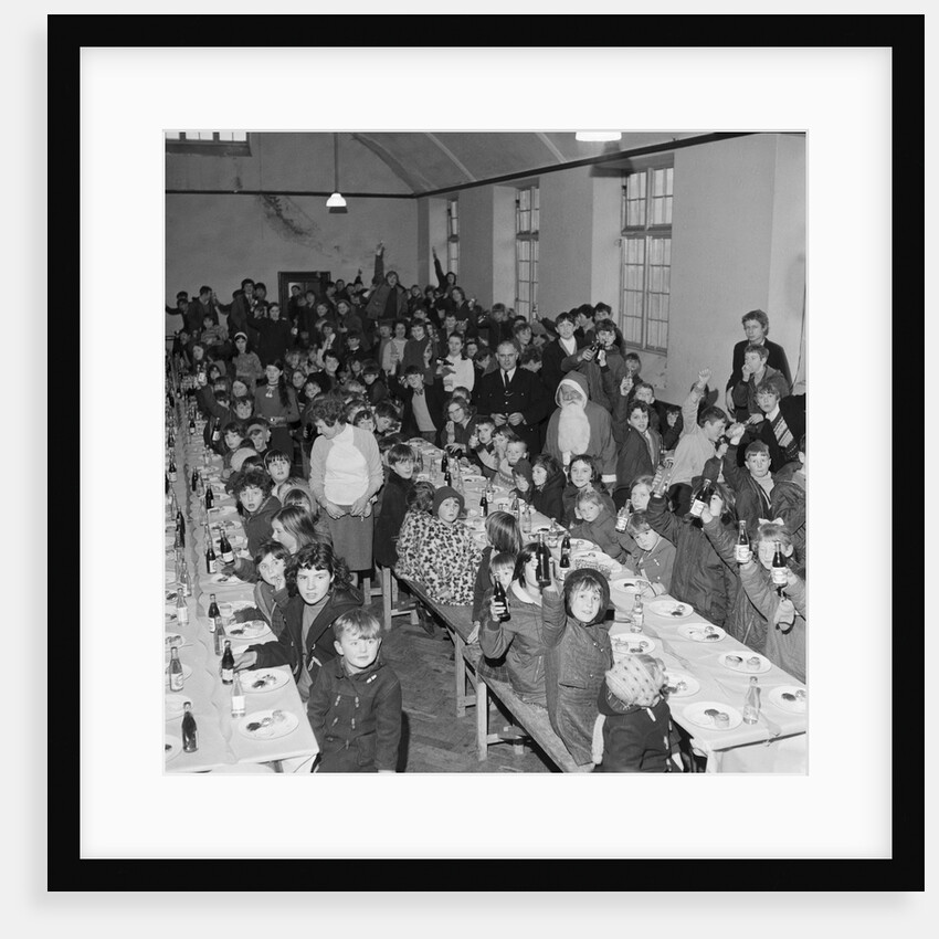 Peel Police children's treat by Manx Press Pictures