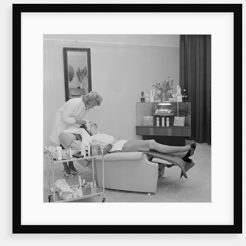 Beautician, Duke Street, Douglas by Manx Press Pictures
