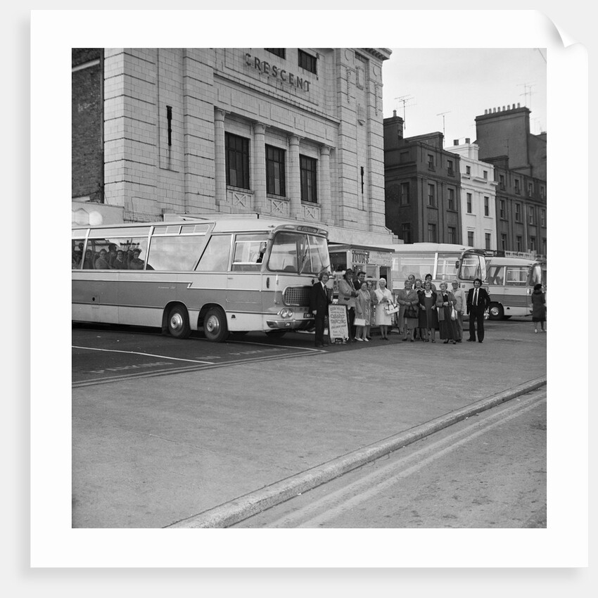Coach party, Crescent Cinema, Douglas by Manx Press Pictures