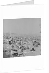 Holidaymakers on Douglas beach by Manx Press Pictures